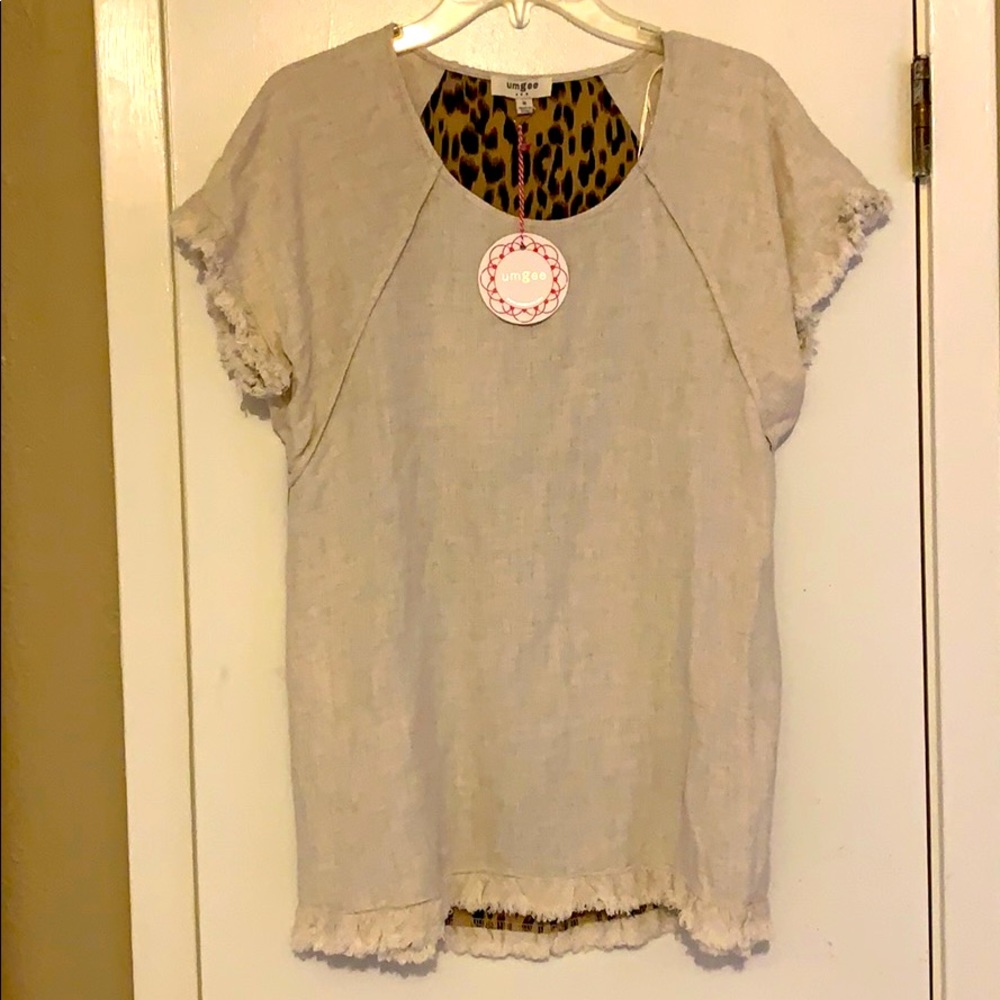 NWT Umgee Oatmeal Top with Animal Print Back